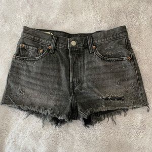 black levi’s jean shorts